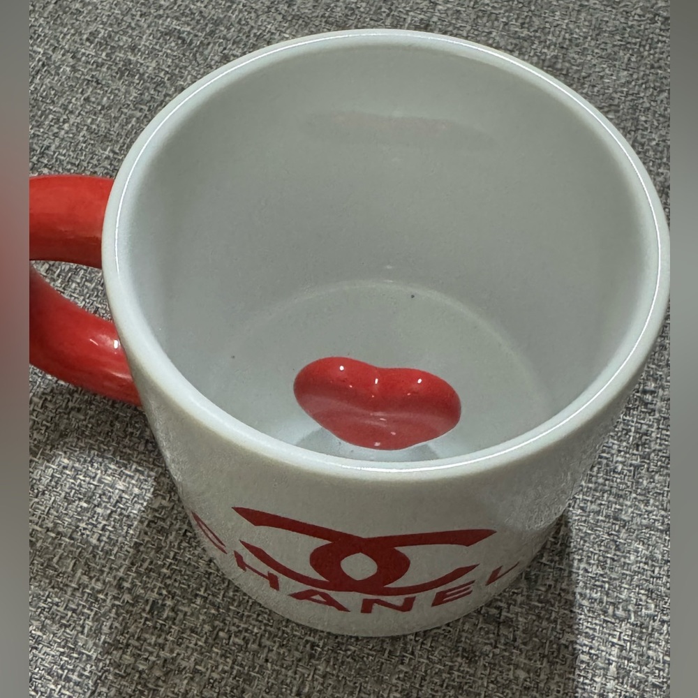 Luxury Mug with Red Handle and Heart inside cup ❗️LAST FEW❗️ - Picture 4 of 8